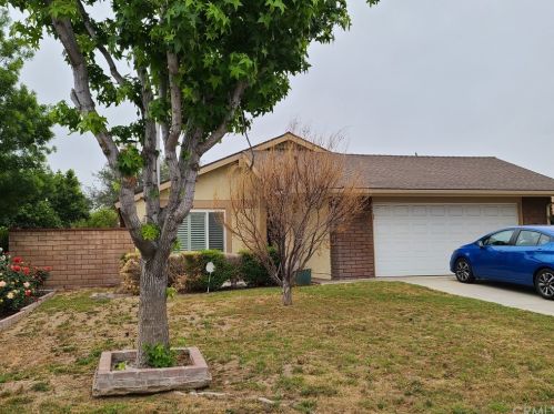 10048 Julian Dr, Riverside, CA 92503-7722