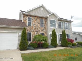 98 Cranberry Ter, Pittston, PA 18642-1142