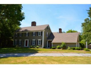 4 Thoreau Ln, Amherst, NH 03031-2836