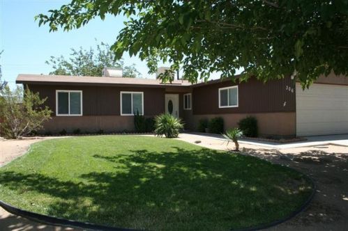 306 Rancho St, Ridgecrest, CA 93555-4232