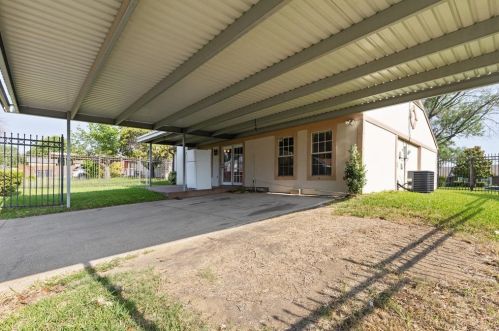 1214 High Vly Dr, Garland TX 75041-2050 exterior