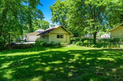 1936 Oxford St, Rockford, IL 61103-4831