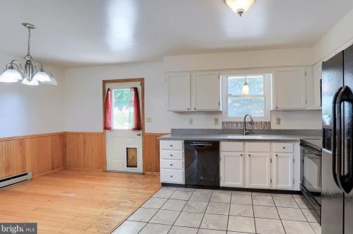 3077 Todd Ln, Lancaster PA  17601-1352 exterior