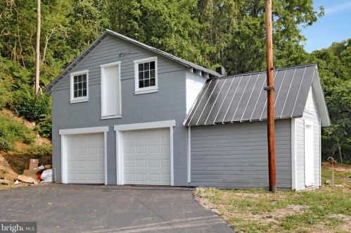 601 Hammonds Mill Rd, Hedgesville, WV 25427-5815