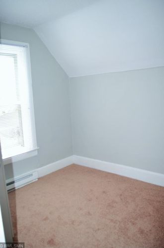 914 Armstrong Ave, Saint Paul MN 55102-3804 exterior