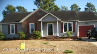 240 Eppingdale Dr, Spring Lake NC  28390-1525 exterior