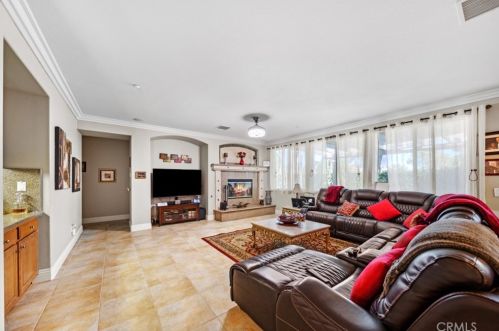 11364 Pondhurst Way, Riverside CA  92505-3471 exterior