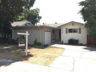 1748 Oxford Way, Stockton, CA 95204-4261