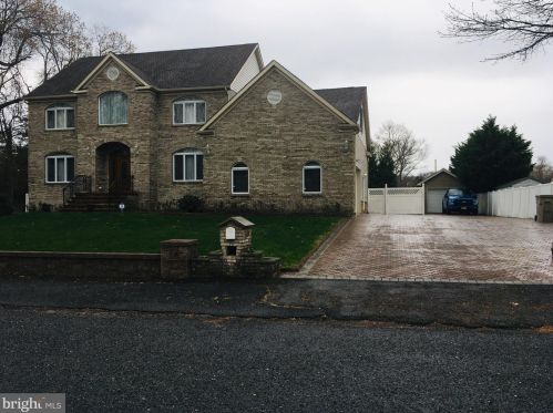 230 Riverside Dr, Berkeley Township, NJ 08721-2531