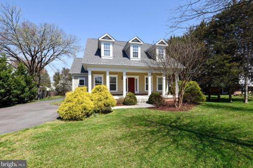 1146 Sterling Rd, Herndon, VA 20170-3640