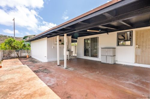 909 Aipo St, Honolulu HI  96825-2521 exterior