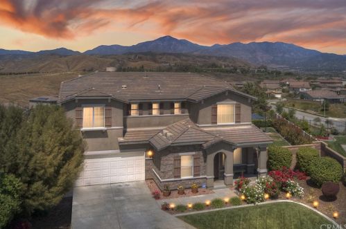 11985 Crafton Hills Ct, Yucaipa, CA 92399-7210