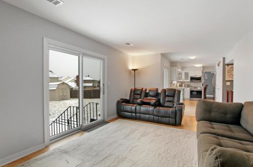 1078 Cliff View Ln, Carol Stream IL  60188-4633 exterior