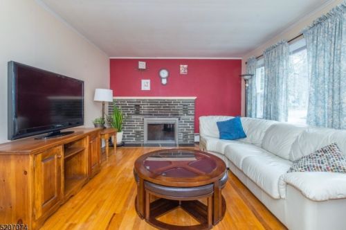 33 Park Rd, Sparta, NJ 07871-2002