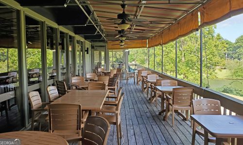 83 Montre Sq, Atlanta GA  30327-4046 exterior