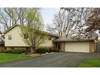 2035 Walnut Grove Ln, Minneapolis, MN 55447-2044