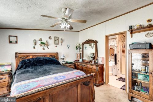 24 Raptor Dr, Hanover PA 17331-8159 exterior