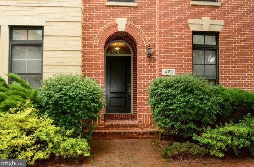 470 Harbor Side St, Woodbridge, VA 22191-5470