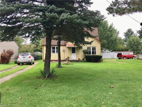 19714 Drake Rd, Cleveland, OH 44149-6832