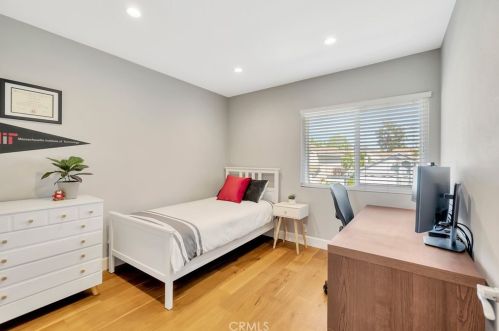 22 Delamesa, Irvine CA  92620-1838 exterior