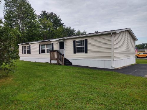 9 Parkwood Dr, Allenstown, NH 03275-2229