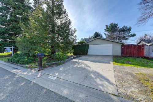 7028 Laurel Oak Way, Fair Oaks, CA 95628-3110