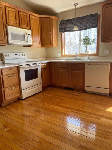 170 County Rd B, Saint Paul MN  55117-1929 exterior