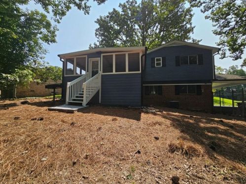 792 Magna Carta Dr, Atlanta GA  30318-6058 exterior