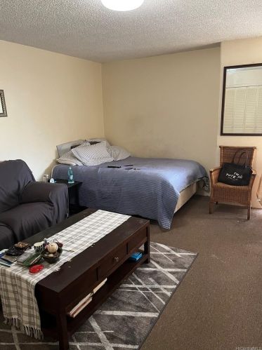 2465 Kuhio Ave, Honolulu HI  96815-4802 exterior