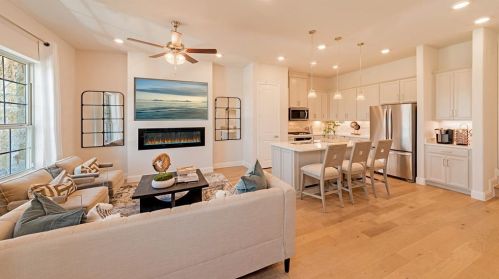 2841 Troutt Dr, Carrollton, TX 75010