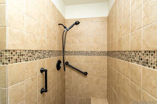 730 Breeze Hill Rd, Vista CA  92081-4319 exterior