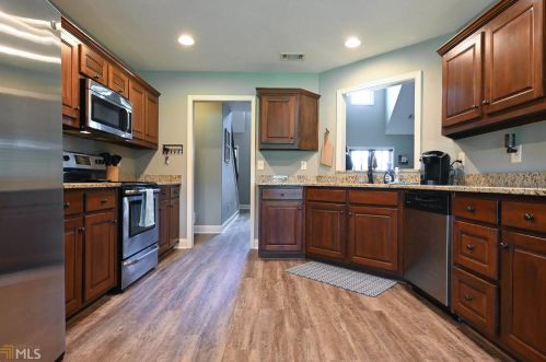 541 Lake Vista Dr, Jefferson GA  30549-4605 exterior