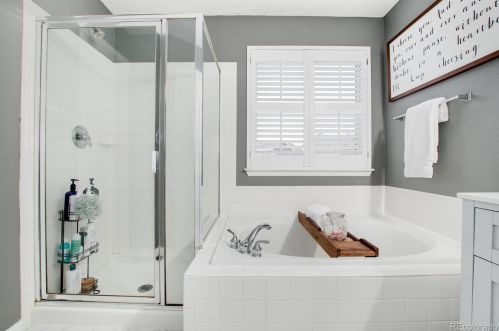 21984 Oxford Pl, Denver CO 80014-5137 exterior