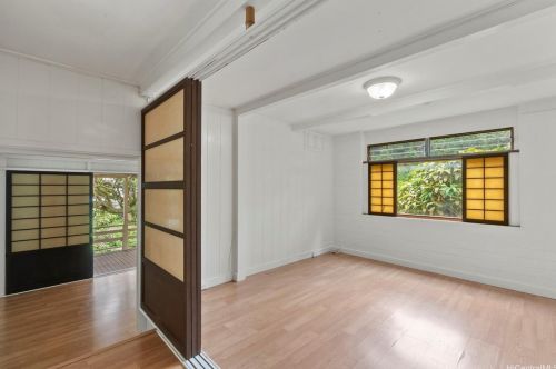 3430 Kaohinani Dr, Honolulu HI  96817-1022 exterior