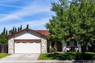 2989 Gulf Dr, Fairfield CA  94533-7006 exterior