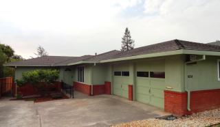 945 Hampton Rd, Hayward, CA 94541-1423