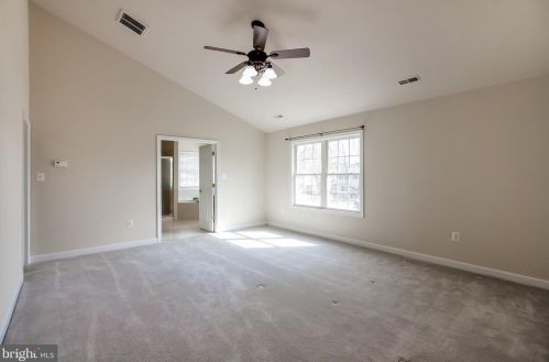 7337 Hooes Rd, Springfield VA  22152-3704 exterior