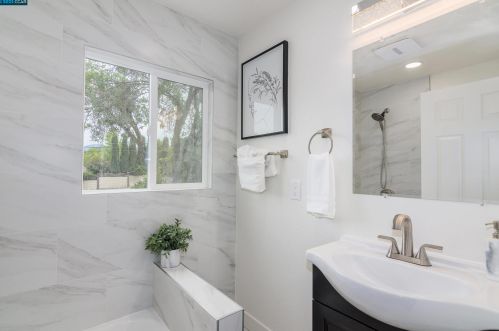 1344 Sherwood Dr, Concord CA  94521-3350 exterior