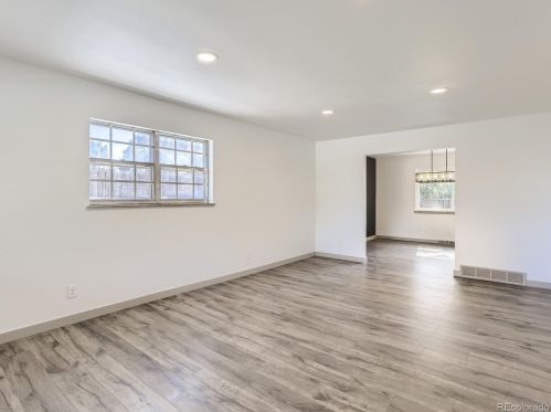8894 Radcliff Ave, Denver CO  80237-2510 exterior