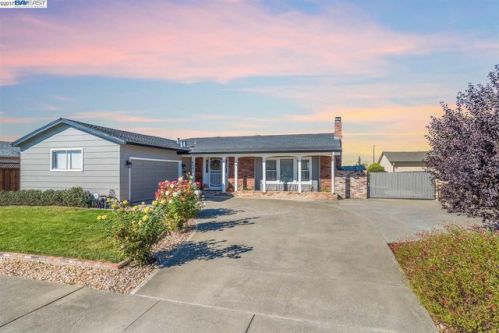 439 Covellite Ln, Livermore, CA 94550-3926
