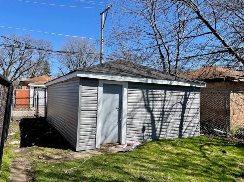 12419 Emerald Ave, Chicago, IL 60628-7033