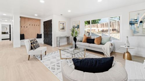 252 Plumosa Ave, Vista CA  92083-8022 exterior