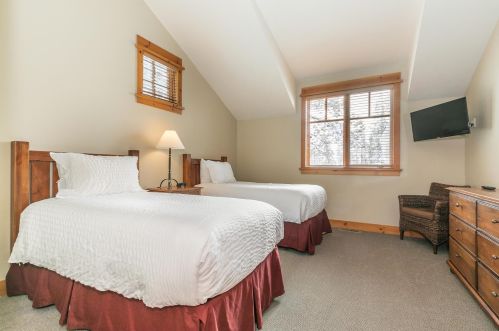 12348 Frontier Trl, Truckee CA  96161-4544 exterior