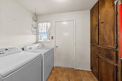 183 Blisard Rd, Webberville TX 78621-5018 exterior