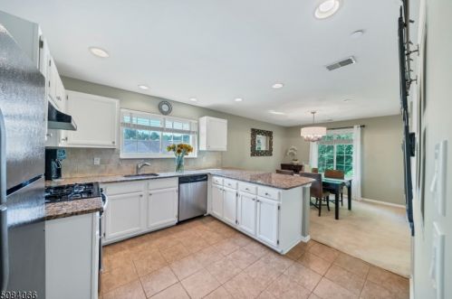 124 Riveredge Dr, Chatham Township, NJ 07928-3118