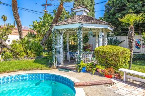 3520 Watkins Dr, Riverside CA  92507-4609 exterior