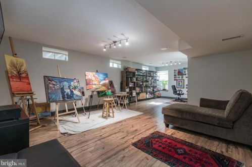 228 Lord Fairfax St, Charles Town WV  25414-2607 exterior