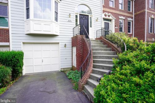 6856 Mclean Province Cir, Falls Church, VA 22043-1668