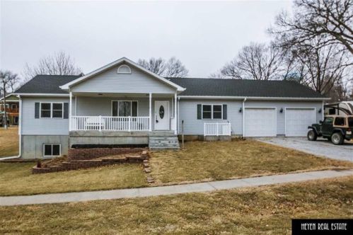 275 Madison St, Bennet, NE 68317-2039