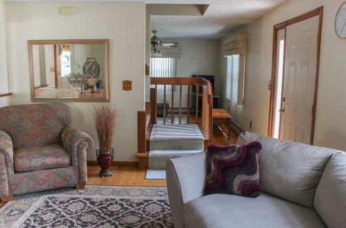 12 Kathleen Dr, Warren, RI 02885-1847